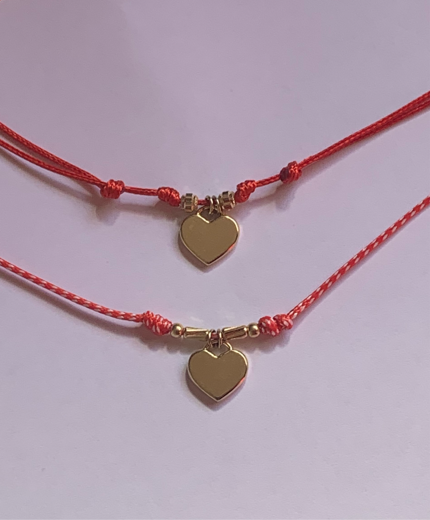 Heart Lock Necklace, Hero Gift for Her, Red String Jewelry, Self-Love Gift, Minimalist Gold Necklace, Women’s Day Gift Idea, Cadeau Femme Maroc, Collier Rouge Symbolique, Bijou Spiritualité, Matana le-isha, מתנה לנשים מעוצבת בעבודת יד, Lucky Charm Necklace, Artisan Jewelry Morocco, Cadeau d’Amour, Small Gift for Wedding Guests, Bridal Blessing Jewelry, Spiritual Gift Handmade, Meaningful Gift for Women.