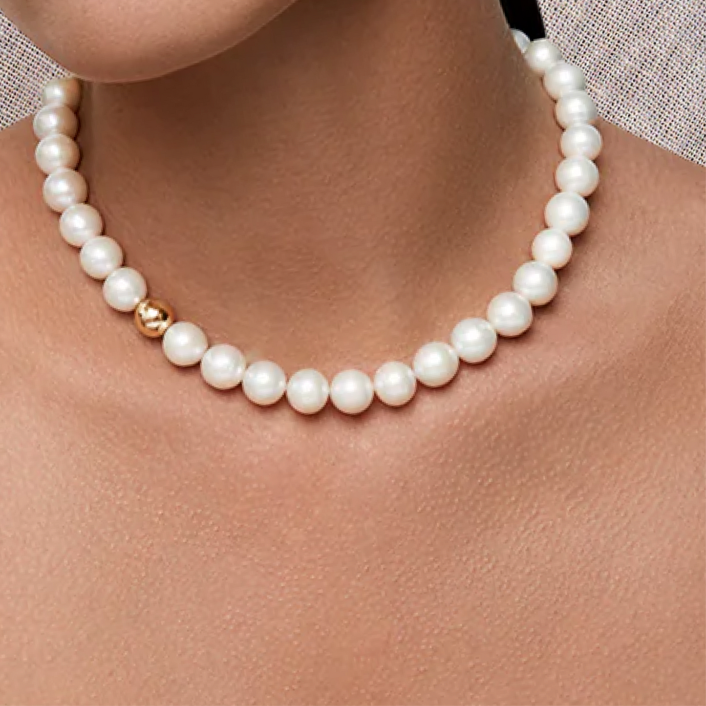 Lustrous White Pearl Necklace with 18K Gold Accent